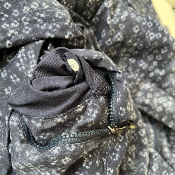 Lululemon Spring Forward Jacket Kanoko Twist Inkwell  Ghost / Inkwell Size 4 - Picture 14 of 16